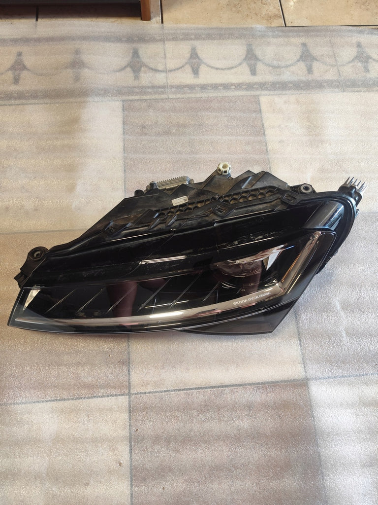 Frontscheinwerfer Skoda Superb 3V1941015D Ein Stück (Rechts oder Links) SCH5725843115qr