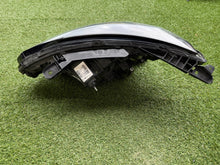 Laden Sie das Bild in den Galerie-Viewer, Frontscheinwerfer Renault Clio I V 260104922R Rechts Scheinwerfer Headlight SCH3566898236ij