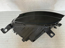 Laden Sie das Bild in den Galerie-Viewer, Frontscheinwerfer Fiat 500e 276-276S Links Scheinwerfer Headlight SCH8156491203mc