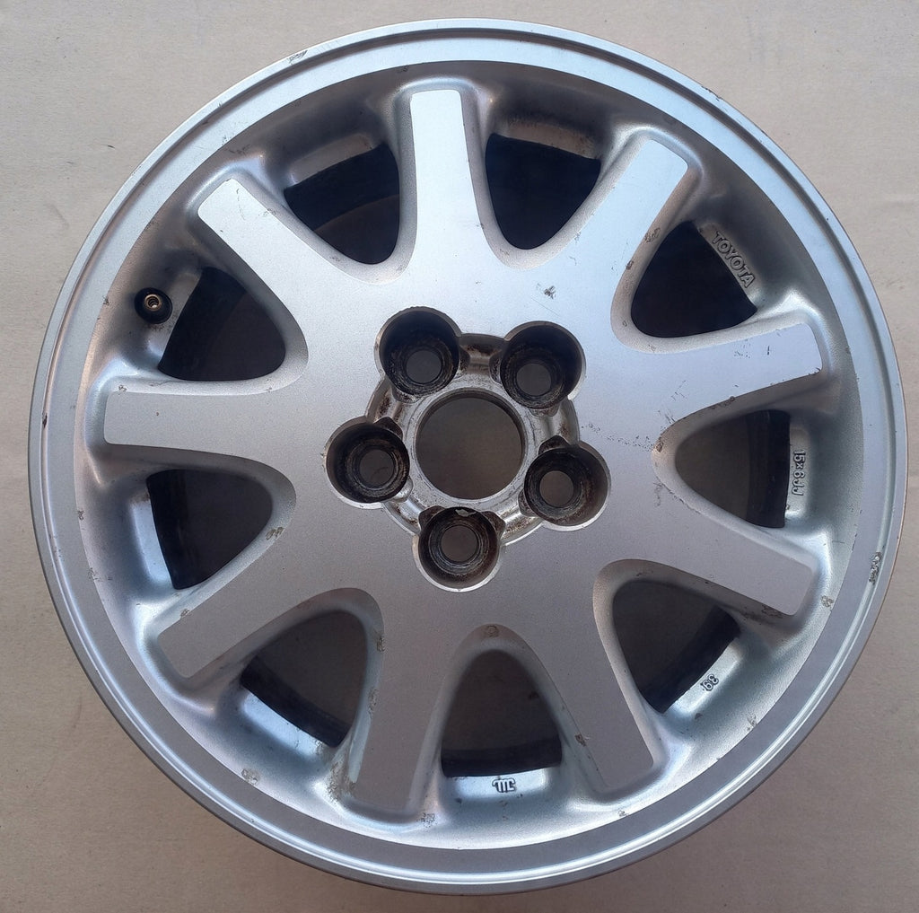 1x Alufelge 15 Zoll 6.0" 5x100 39ET Matt Silber 42611-2B010 Toyota Carina E