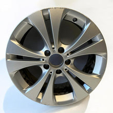 Laden Sie das Bild in den Galerie-Viewer, 1x Alufelge 17 Zoll 7.5&quot; 5x112 A2464010800 Mercedes-Benz Rim Wheel