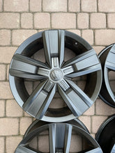 Laden Sie das Bild in den Galerie-Viewer, 4x Alufelge 17 Zoll 7.0" 5x120 55ET Matt Schwarz 7E0601025P VW Multivan FEL5125066094mj