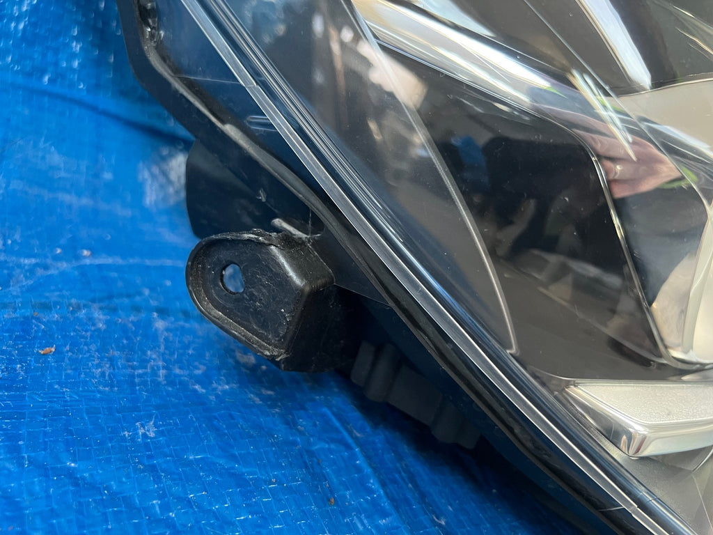 Frontscheinwerfer Toyota Yaris LED Rechts Scheinwerfer Headlight