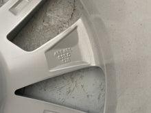 Load image into Gallery viewer, 1x Alufelge 17 Zoll 6.5" 5x100 40ET Glanz Silber 658601025C Skoda Kamiq FEL5252124872mk