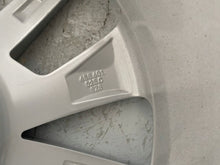 Load image into Gallery viewer, 1x Alufelge 17 Zoll 6.5" 5x100 40ET Glanz Silber 658601025C Skoda Kamiq FEL5252124872mk