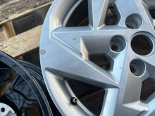 Laden Sie das Bild in den Galerie-Viewer, 1x Alufelge 17 Zoll 52910BE250 Hyundai Kona Rim Wheel FEL1819065103io