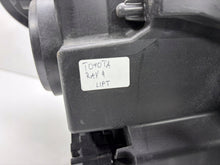 Laden Sie das Bild in den Galerie-Viewer, Frontscheinwerfer Toyota Rav 4 85122000 Links Scheinwerfer Headlight SCH2603850721ld