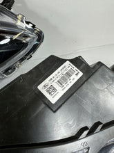 Laden Sie das Bild in den Galerie-Viewer, Frontscheinwerfer Ford Kuga LV4B-13E017-AN LV4B-13E016-AN Ein Satz Headlight SCH2811775437ec