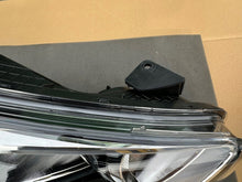 Laden Sie das Bild in den Galerie-Viewer, Frontscheinwerfer Hyundai I10 92102B9000 Rechts Scheinwerfer Headlight SCH4693561343pj