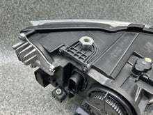 Laden Sie das Bild in den Galerie-Viewer, Frontscheinwerfer Seat Leon 5F1941007G Links Scheinwerfer Headlight SCH1641918126sh