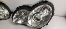 Laden Sie das Bild in den Galerie-Viewer, Frontscheinwerfer Mercedes-Benz W203 A2038203761 Xenon Ein Satz Headlight SCH5160641277kl