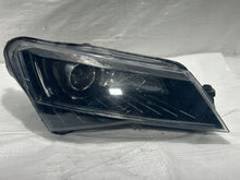 Laden Sie das Bild in den Galerie-Viewer, Frontscheinwerfer Skoda Superb III 3V1941016B Xenon Rechts Headlight