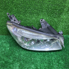 Laden Sie das Bild in den Galerie-Viewer, Frontscheinwerfer Toyota III 81130-42311 Rechts Scheinwerfer Headlight SCH8893499230zy