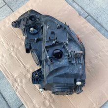 Laden Sie das Bild in den Galerie-Viewer, Frontscheinwerfer Audi A3 8V0941005A LED Ein Stück (Rechts oder Links) Headlight