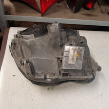 Laden Sie das Bild in den Galerie-Viewer, Frontscheinwerfer Mercedes-Benz W203 A2038203559 Links Scheinwerfer Headlight SCH7464307880in