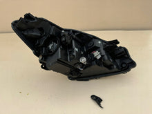 Load image into Gallery viewer, Frontscheinwerfer Toyota Yaris Links Scheinwerfer Headlight