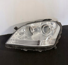 Laden Sie das Bild in den Galerie-Viewer, Frontscheinwerfer Mercedes-Benz W164 A1648205561 Xenon Links Headlight SCH7618334261sv