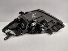 Laden Sie das Bild in den Galerie-Viewer, Frontscheinwerfer Toyota Yaris LED Rechts Scheinwerfer Headlight SCH9113857345na