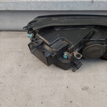 Laden Sie das Bild in den Galerie-Viewer, Frontscheinwerfer VW Touareg 7P1941005 Ein Stück (Rechts oder Links) Headlight