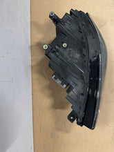 Load image into Gallery viewer, Frontscheinwerfer Audi E Tron 89A941035 Full LED Links Scheinwerfer Headlight SCH9929309356jl