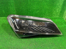 Laden Sie das Bild in den Galerie-Viewer, Frontscheinwerfer Skoda Superb III 3V1941016B Xenon Rechts Headlight