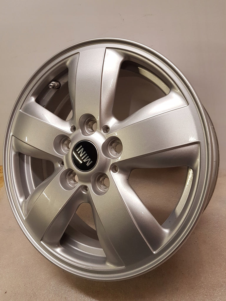 1x Alufelge 15 Zoll 5.5" 5x112 46ET Glanz Silber 6855101 Mini F57 F56 F55