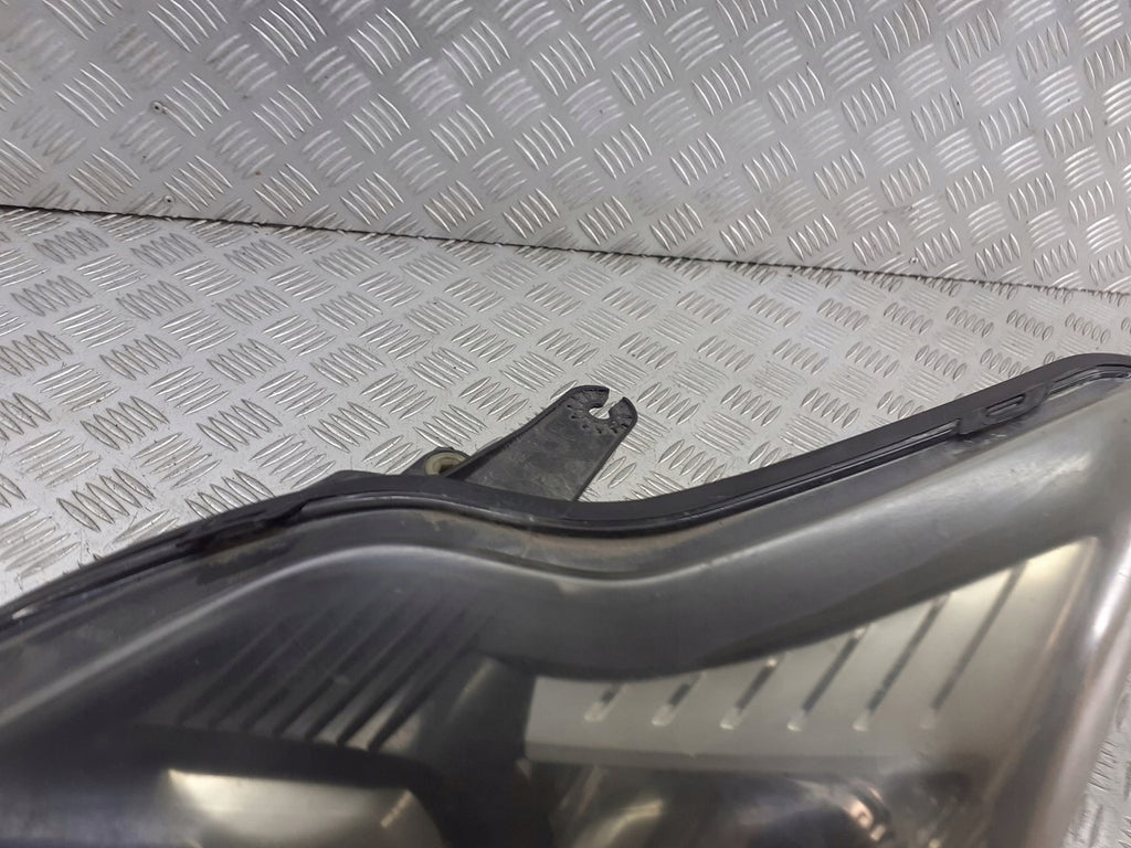 Frontscheinwerfer Ford Focus 8M51-13D153-CD Ein Stück (Rechts oder Links) SCH7061618701av