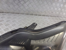 Laden Sie das Bild in den Galerie-Viewer, Frontscheinwerfer Ford Focus 8M51-13D153-CD Ein Stück (Rechts oder Links) SCH7061618701av