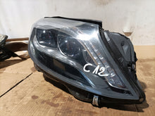 Laden Sie das Bild in den Galerie-Viewer, Frontscheinwerfer Ford W222 Rechts Scheinwerfer Headlight