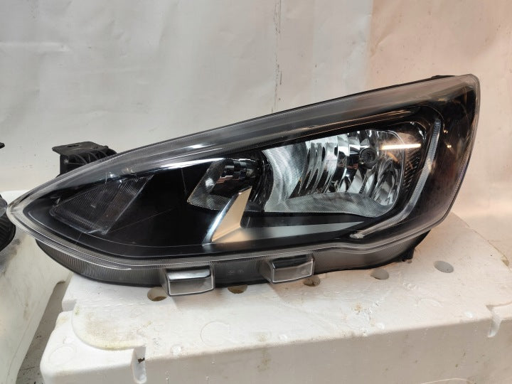 Frontscheinwerfer Ford Focus JX7B13W029CE JX7B13W030CE Links Headlight SCH6129334512yw