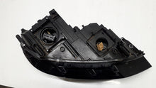 Laden Sie das Bild in den Galerie-Viewer, Frontscheinwerfer VW Touran 5TB941035B LED Ein Stück (Rechts oder Links)