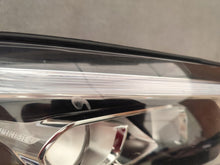 Laden Sie das Bild in den Galerie-Viewer, Frontscheinwerfer Mercedes-Benz Glb A2479063200 LED Rechts oder Links SCH6581716265wn