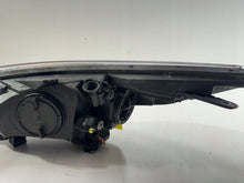 Laden Sie das Bild in den Galerie-Viewer, Frontscheinwerfer Kia Carens I Xenon Rechts Scheinwerfer Headlight SCH2973564712zq