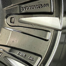 Laden Sie das Bild in den Galerie-Viewer, 1x Alufelge 17 Zoll 6.5&quot; 5x112 41ET Glanz Graphit 3V0601025 Mg Superb Rim Wheel