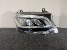 Laden Sie das Bild in den Galerie-Viewer, Frontscheinwerfer Mercedes-Benz Sprinter A9109067200 LED Rechts Headlight SCH2578821353kr