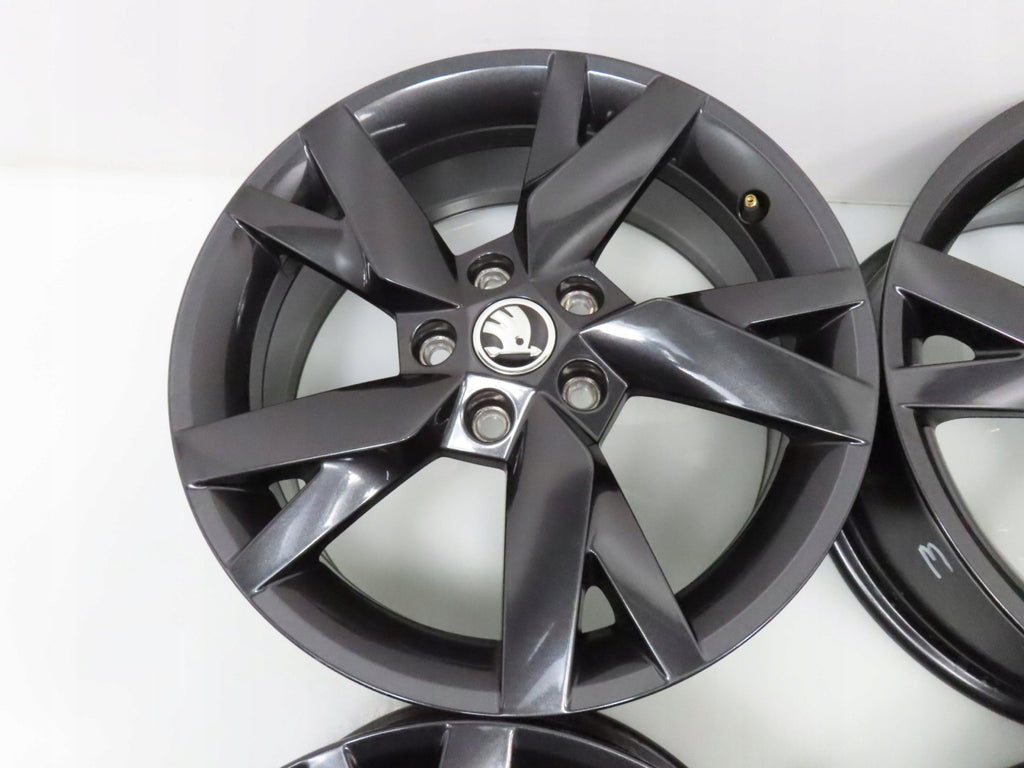 4x Alufelge 17 Zoll 6.5" 5x112 46ET Glanz Silber 5E3601025 Skoda Octavia Iv FEL5171151835br