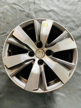 Laden Sie das Bild in den Galerie-Viewer, 1x Alufelge 16 Zoll 4x108 Glanz 9813557977 Peugeot 208 I Rim Wheel FEL5196740683um
