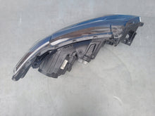 Laden Sie das Bild in den Galerie-Viewer, Frontscheinwerfer Mitsubishi Outlander I 8301C8-63 LED Links Headlight SCH7285364597lm