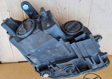 Laden Sie das Bild in den Galerie-Viewer, Frontscheinwerfer Mercedes-Benz Slk A1728203761 LED Rechts oder Links