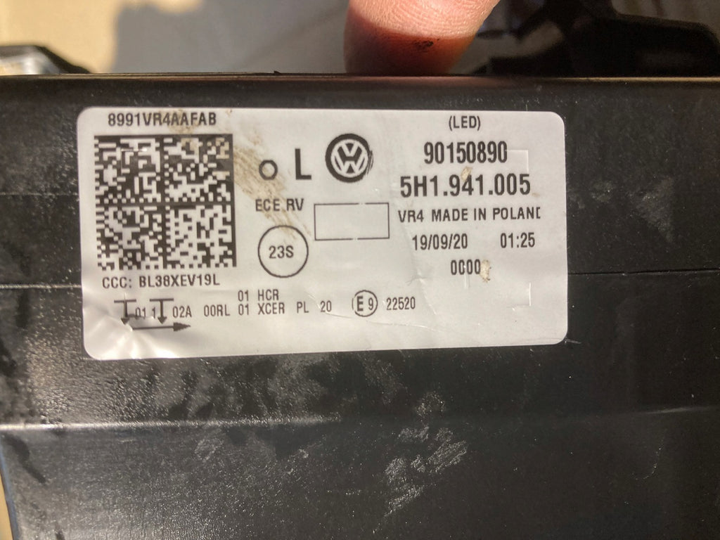 Frontscheinwerfer VW Golf VIII 5H1941005 LED Links Scheinwerfer Headlight SCH1165761139wp