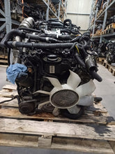 Laden Sie das Bild in den Galerie-Viewer, Motor Mercedes-Benz 699301 2.3 CDI 23TKm 2019 Diesel Engine Komplett