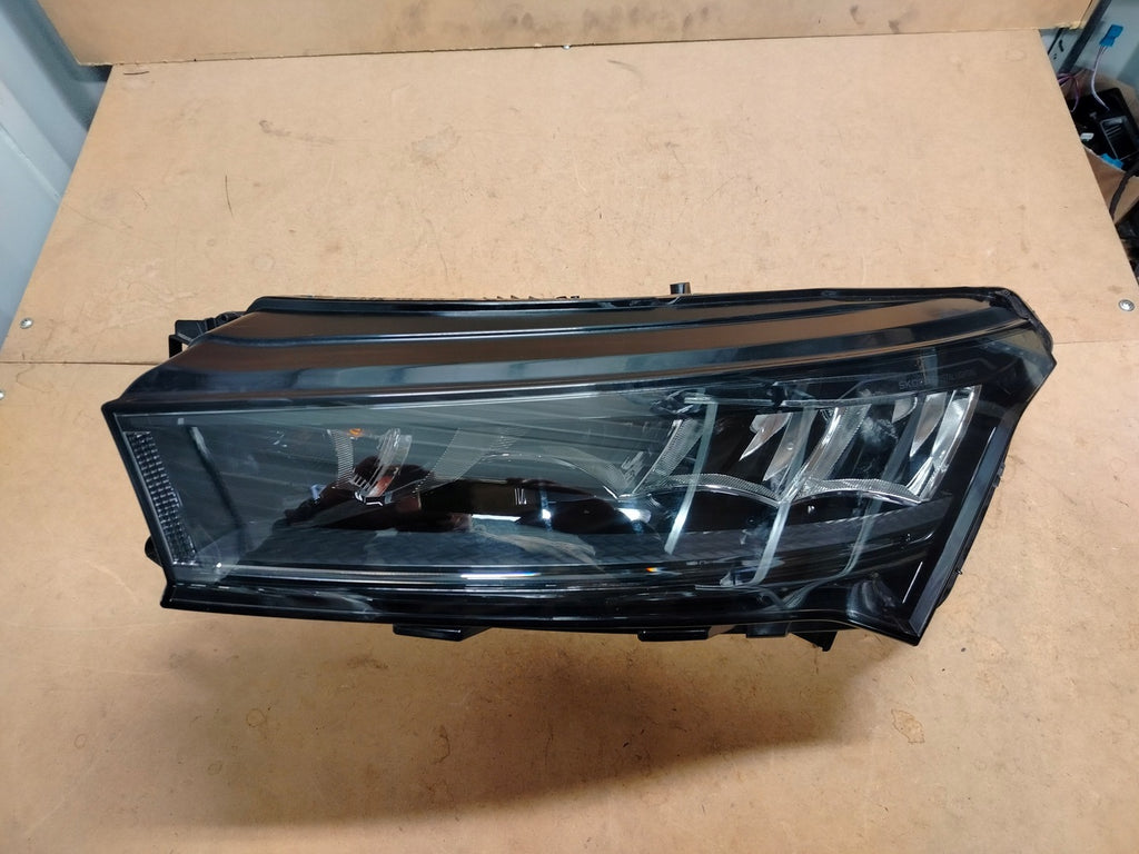 Frontscheinwerfer Skoda Enyaq 5LB941015 LED Links Scheinwerfer Headlight