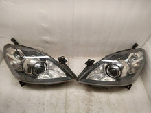 Laden Sie das Bild in den Galerie-Viewer, Frontscheinwerfer Opel Zafira B 13252471 Xenon Ein Satz Scheinwerfer Headlight SCH5513591682ri