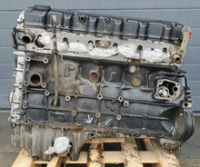 Load image into Gallery viewer, Motor Mercedes-Benz W124 103983 3.0 Benzin Engine Unkomplett