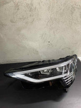 Laden Sie das Bild in den Galerie-Viewer, Frontscheinwerfer Audi E-Tron 4KE941781 Full LED Ein Stück (Rechts oder Links) SCH7709873836em