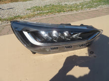 Laden Sie das Bild in den Galerie-Viewer, Frontscheinwerfer Ford Focus NX7B-13E014-CF Rechts Scheinwerfer Headlight SCH5451859754yq