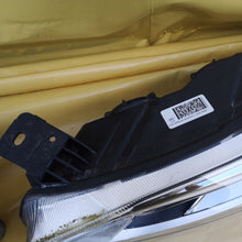 Laden Sie das Bild in den Galerie-Viewer, Frontscheinwerfer Ford Focus JX7B-13W030-AE JX7B-13W029-AE Ein Satz Headlight SCH5925775704zk