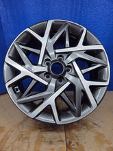 Load image into Gallery viewer, 1x Alufelge 18 Zoll 7.5" 5x114.3 35ET 52910-CM300 Hyundai Kona Rim Wheel FEL7159498634ks