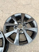Load image into Gallery viewer, 1x Alufelge 14 Zoll 5.0" 4x100 35ET Glanz Schwarz 1ST601025E Skoda Citigo I FEL4010889631ye