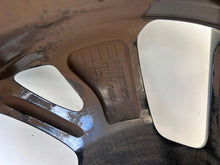 Laden Sie das Bild in den Galerie-Viewer, 1x Alufelge 16 Zoll 6.5" 4x108 32ET Glanz Schwarz 93484566 Opel Corsa F FEL3407053410ej